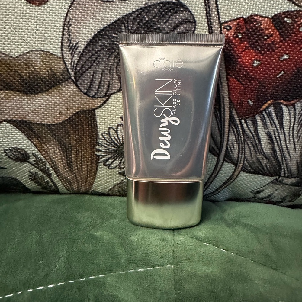 Ciate Dewy Skin Moisturizer - Shade 010
